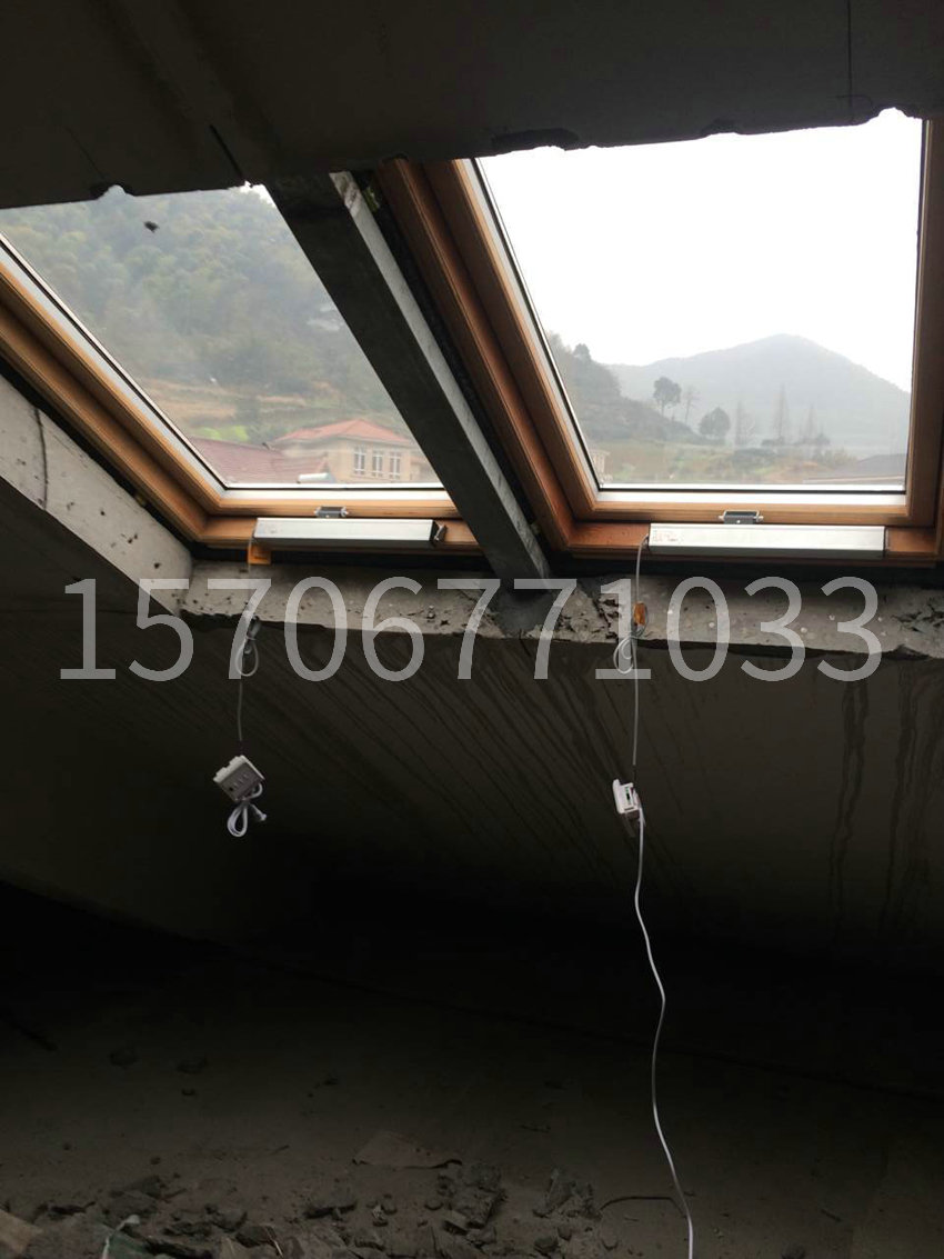 电动铝木复合中悬天窗施工现场
