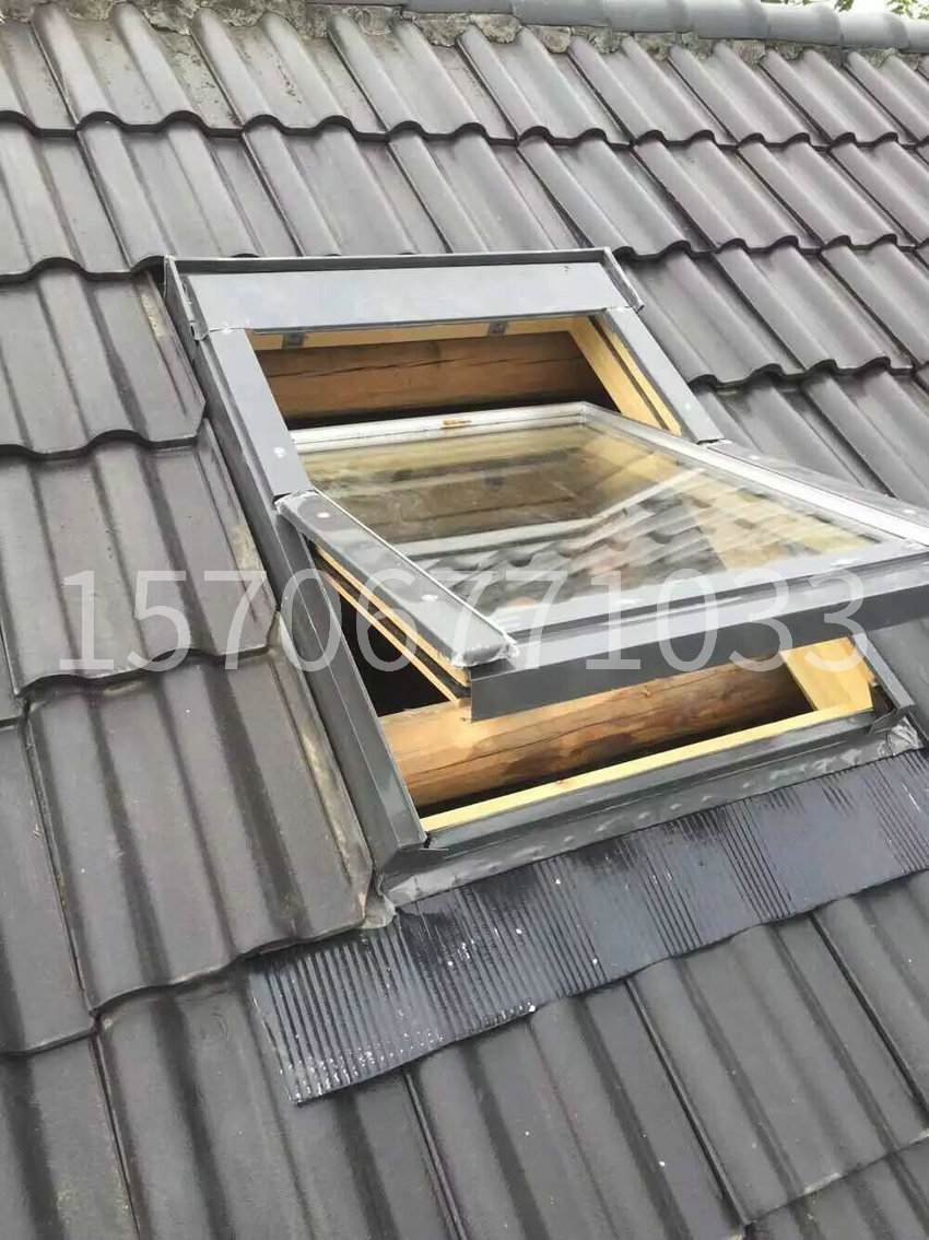 手动铝木复合中悬及铝合金上悬天窗施工现场